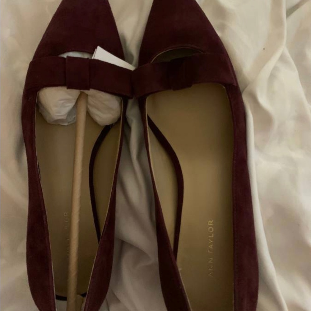 Ann Taylor maroon heels sz 6 1/2 new